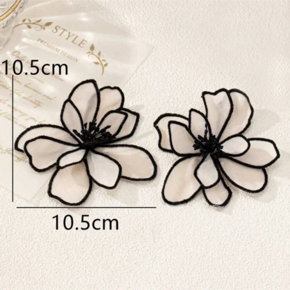 ✨NEW Elegant Black and White Floral Statement Boho Earrings